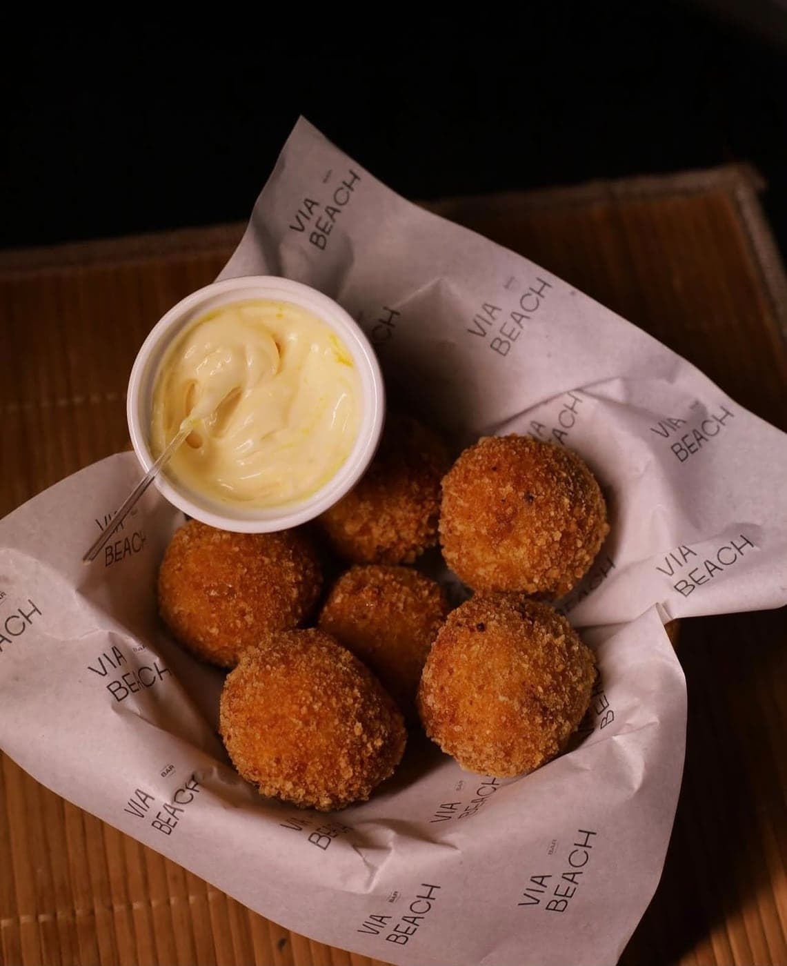 Bolinho de arroz caseiro com maionese da casa