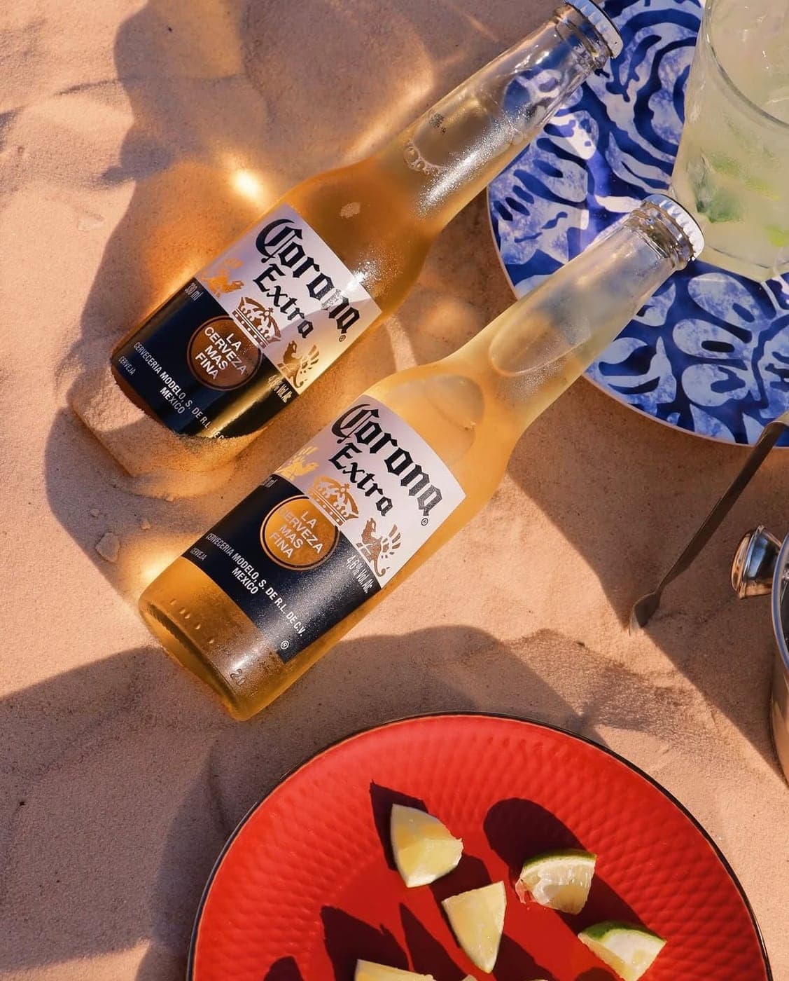 Corona gelada na areia