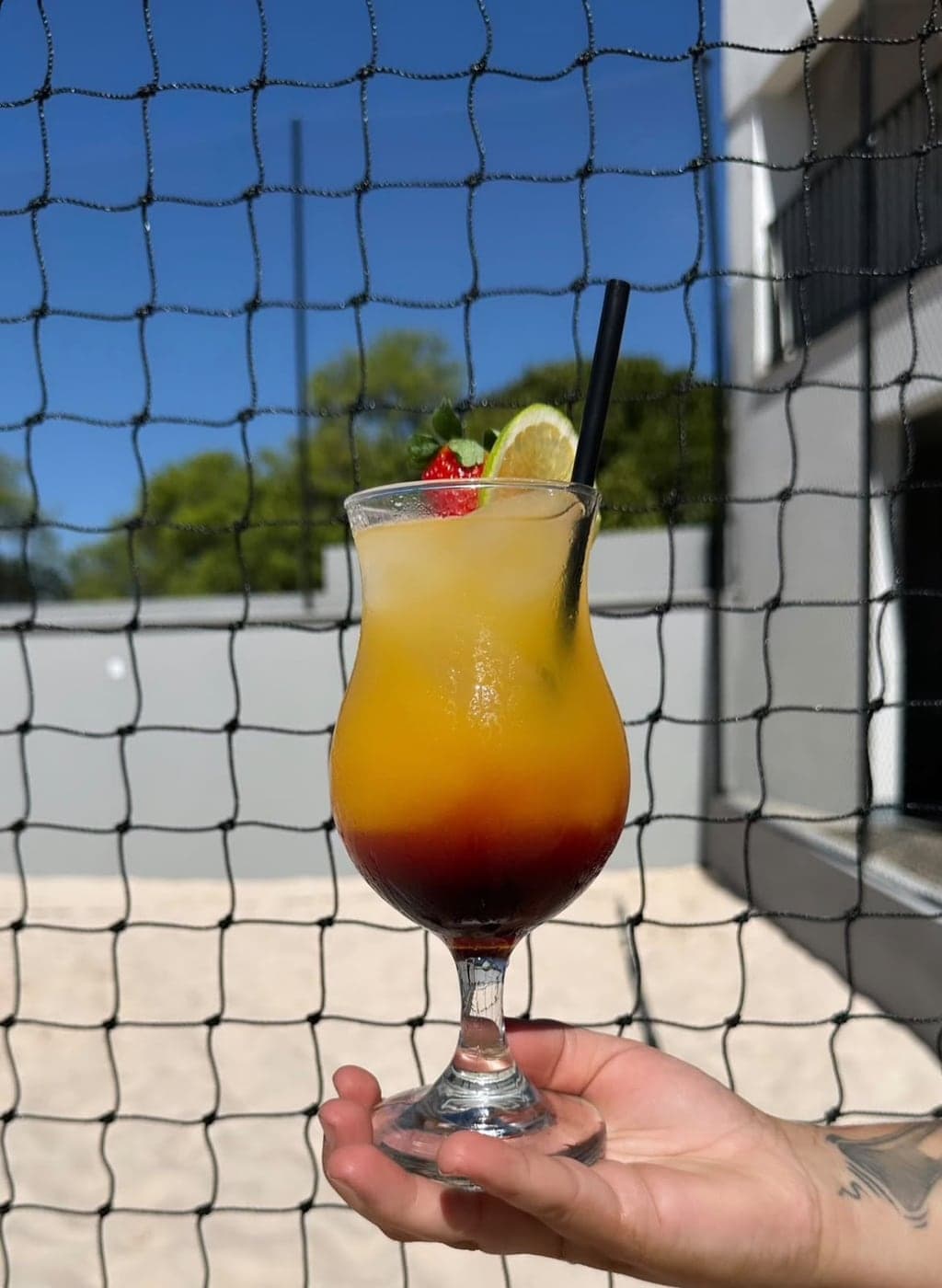 Drink Via on the Beach na beira da quadra