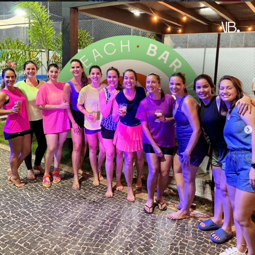Turma reunida no Beach Bar depois do jogo